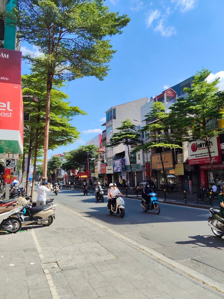 Cho thuê nhà mặt phố Nguyễn Lương Bằng 80m² giá 40 triệu - Thiết kế hiện đại, kinh doanh sầm uất!