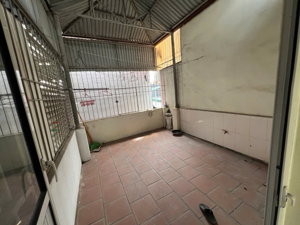 Nhà riêng cho thuê 5 tầng Ngõ 32x Nguyễn Trãi - Gần ô tô, thỏa thuận giá