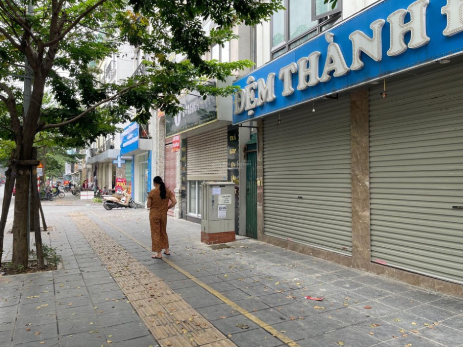 Nhà mặt phố Tây Hồ 79m² giá 35 triệu - Không gian rộng rãi, thoáng đãng!