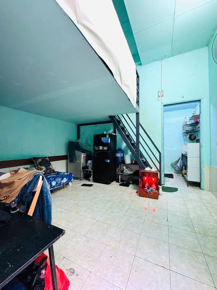 Nhà cho thuê hẻm xe hơi Tân Quý, Tân Phú 18m² giá 4 triệu/tháng - Phù hợp cho gia đình nhỏ!