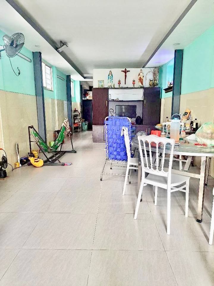 Bán gấp nhà mặt tiền Tứ Hải 76m² giá 6.5 tỷ - Thương lượng ngay!