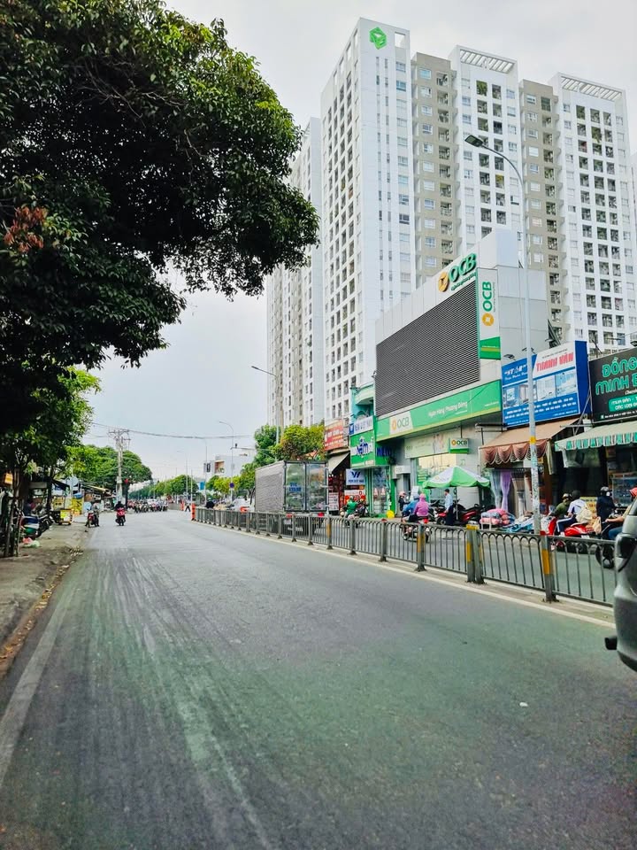 Nhà mặt tiền Hòa Bình, Tân Phú 67m² giá 12.5 tỷ - Kinh doanh sầm uất!