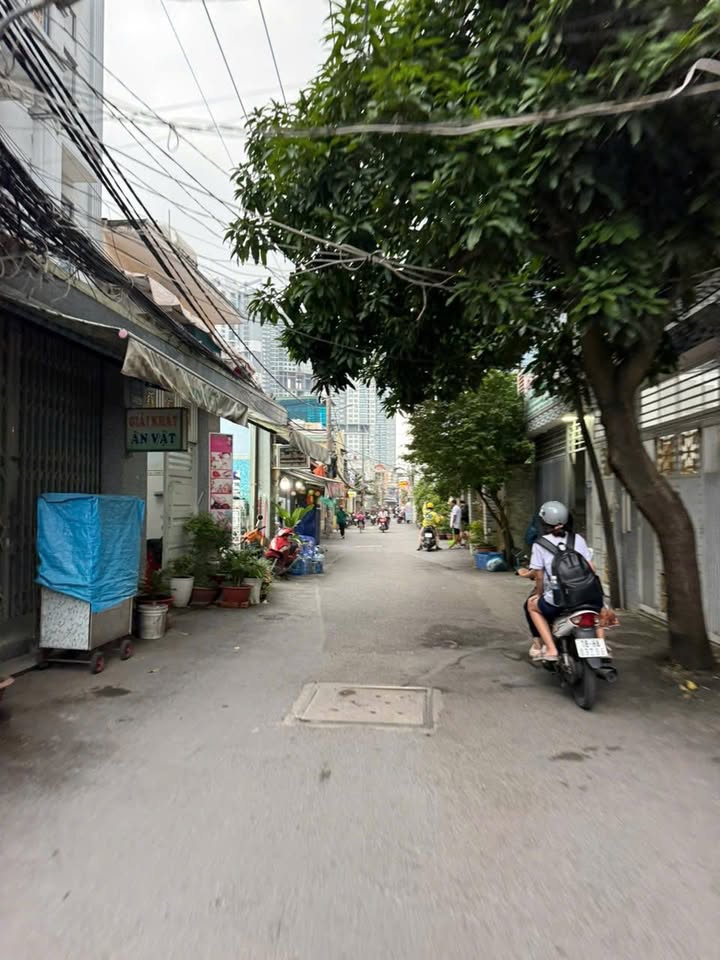 Nhà mặt tiền hẻm 749 đường Huỳnh Tấn Phát, Q7 22m² giá 1.55 tỷ - Chính chủ bán gấp!