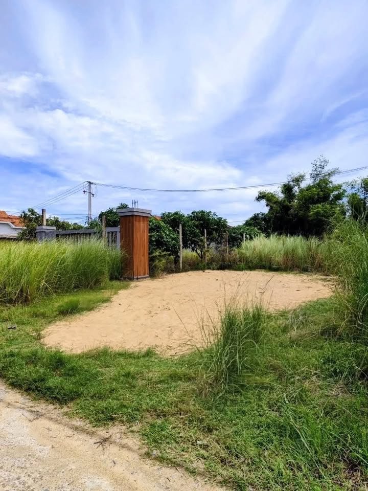 Bán lô đất 2 mặt đường Tuy Hòa - Diện tích 211m², giá chỉ 1.39 tỷ VND!