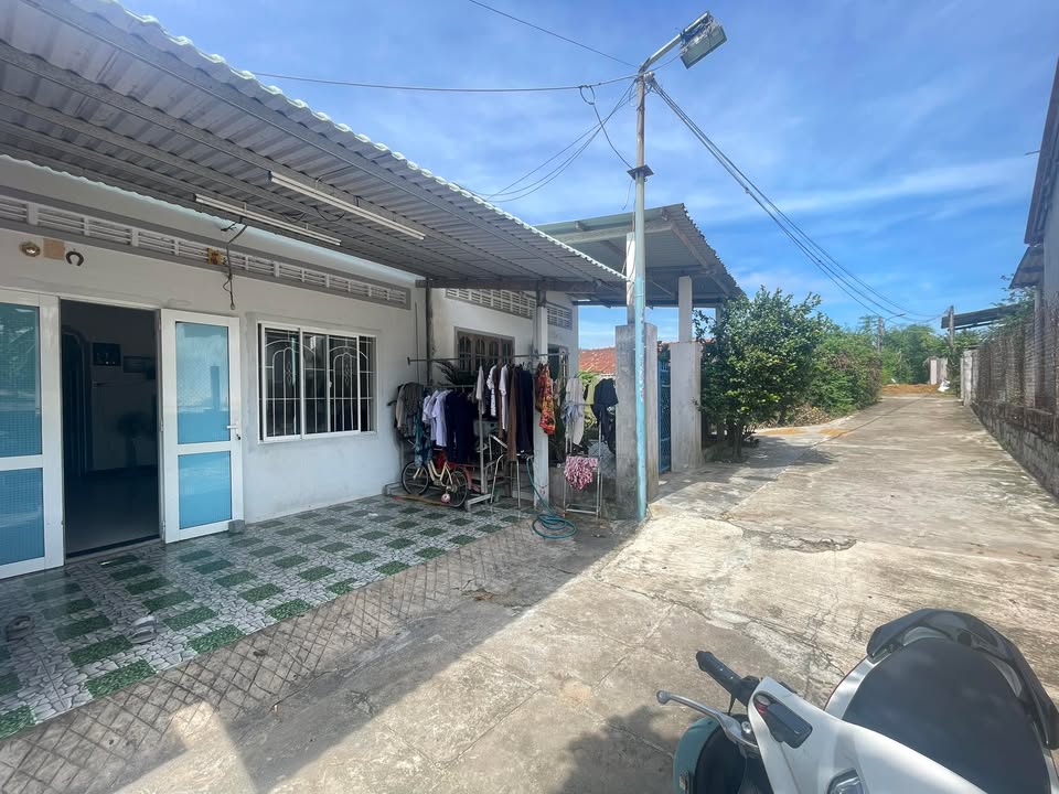 Nhà Phú Thạnh Tuy Hòa 152m² giá 800 triệu - Bán gấp, hướng Đông!