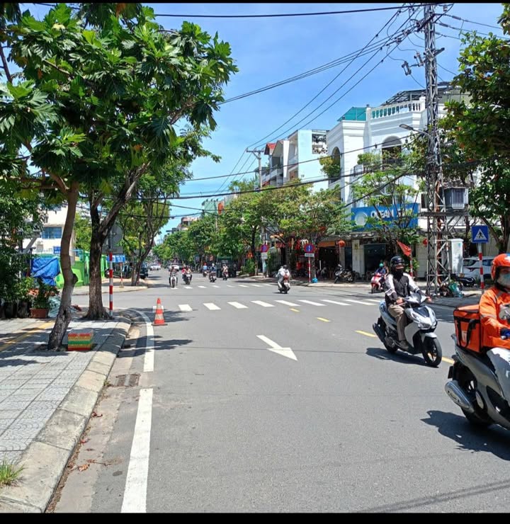 Cần bán nhà mặt tiền đường Hà Huy Tập, quận Thanh Khê, Đà Nẵng - Diện tích 200m², 3 tầng - Thỏa thuận giá