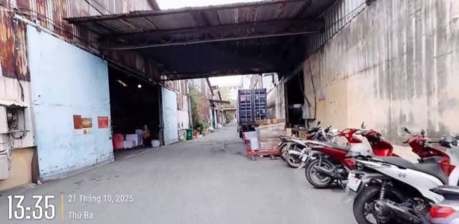 Cho thuê kho 1700m² Quận 8 - Đường Bến Bình Đông, Giá 110k/m² - Sân bãi rộng rãi!
