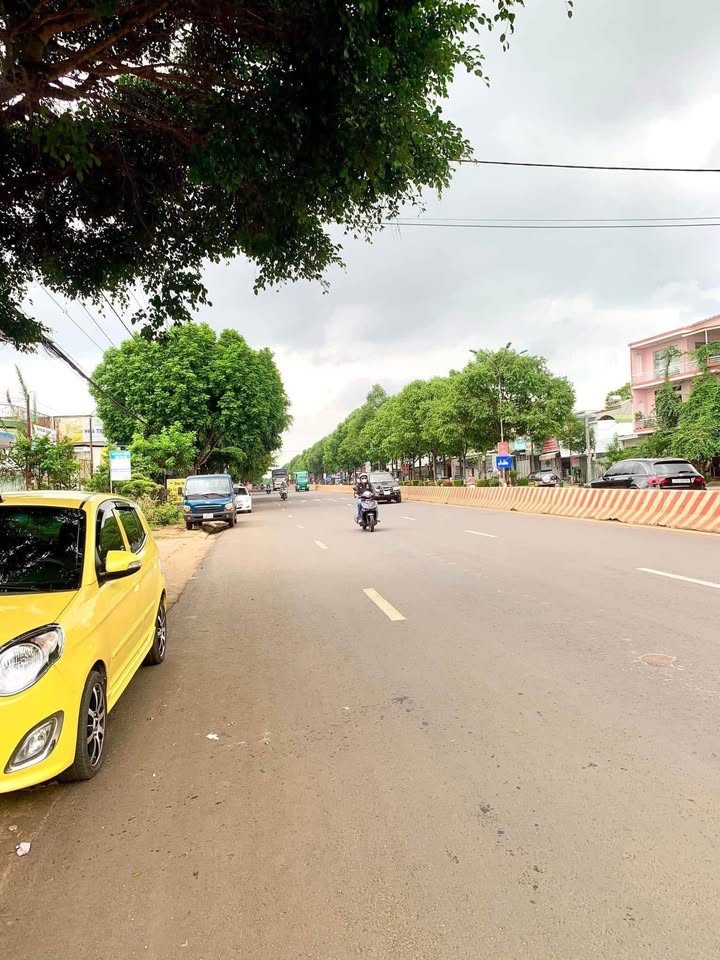 FrontHouse Phạm Văn Đồng Buôn Ma Thuột 120m² giá 4.85 tỷ - Cơ hội đầu tư hấp dẫn!