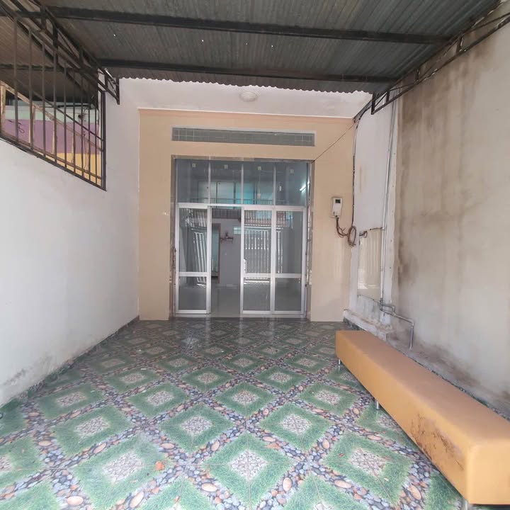 Nhà mặt tiền Tân Lợi, Buôn Ma Thuột 2PN giá chỉ 5 triệu/tháng - Thuận tiện cho gia đình!