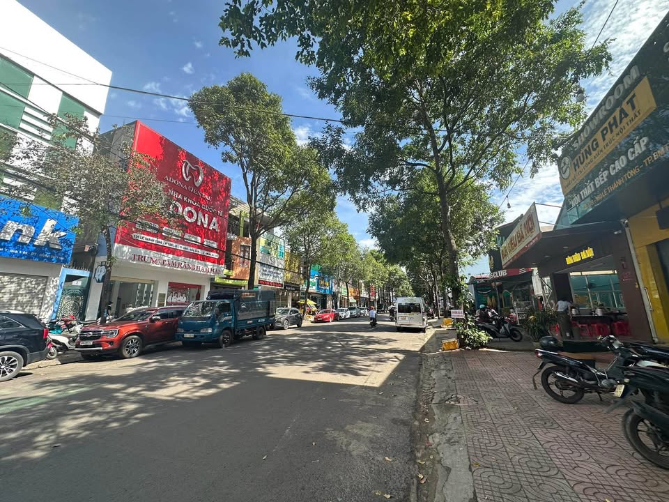 FrontHouse mặt tiền Lê Thánh Tông, Buôn Ma Thuột 280m² giá 35 tỷ - Đầu tư sinh lời ngay!