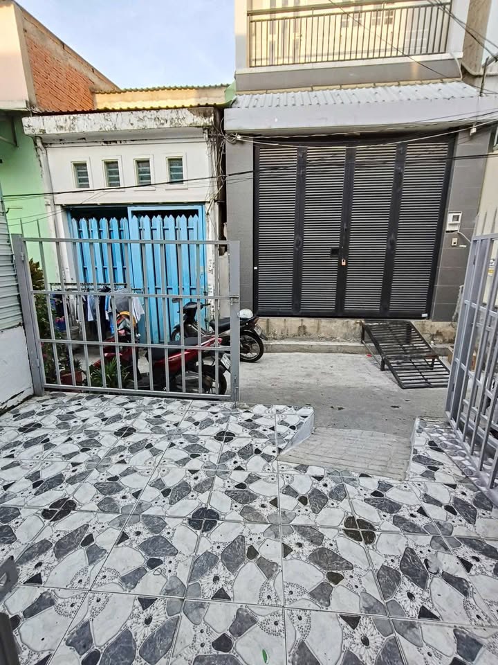 Nhà hẻm Lê Tấn Bê, An Lạc, Bình Tân 100m² giá 4.5 tỷ - Sẵn sàng vào ở ngay!