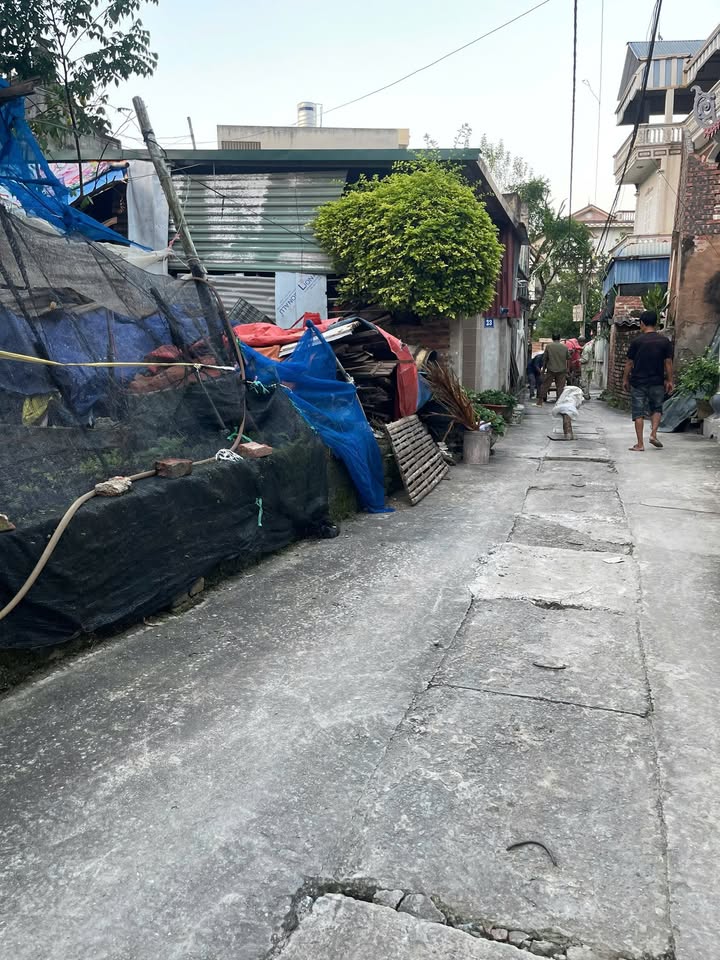 Lô đất 30m² Tổ 4 Nhân Huệ, Yên Nghĩa, Hà Đông - Giá chỉ 3.x tỷ, sổ đỏ sẵn!