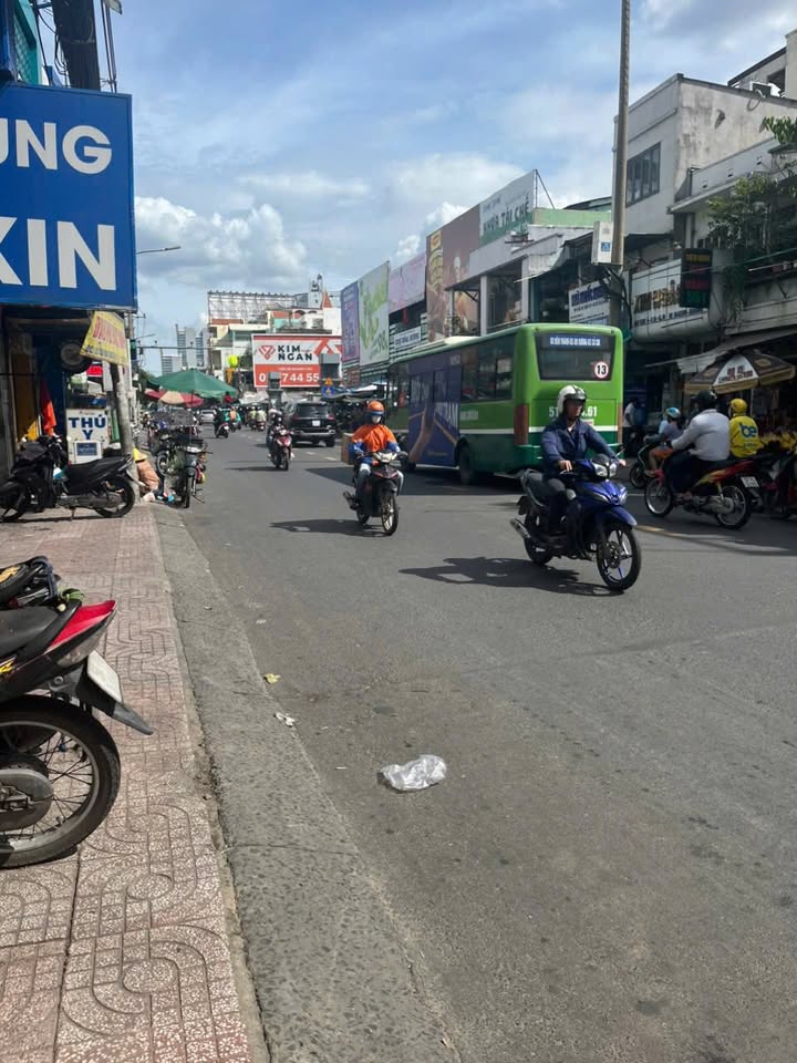 Nhà mới xây quận 10, 68m² giá 15 tỷ - Đón nắng gió tự nhiên!