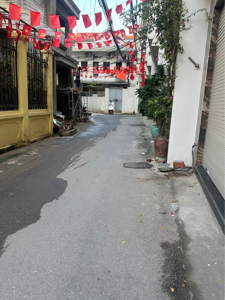 Đất Phú Thượng Tây Hồ 36m² giá 5 tỷ - Sổ đỏ chính chủ, ô tô vào tận nơi!