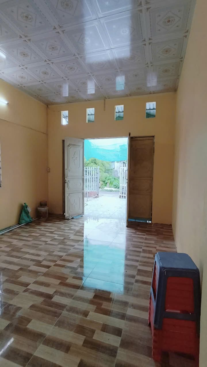 Nhà cho thuê mặt tiền đường Thỏ Đế, Long Xuyên 2 triệu/tháng - Khu vực an ninh!