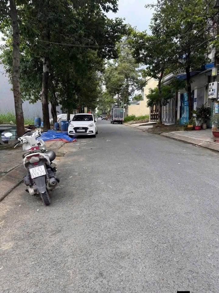 Đất nền khu dân cư Tứ Hải Dĩ An 100m² giá 3.65 tỷ - Sổ hồng chính chủ!