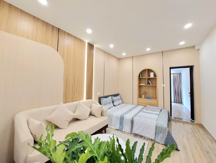 Căn hộ Tập thể tầng 3 phố Quỳnh Mai, 60m² giá 3.2 tỷ - Nhà đẹp ở ngay, full nội thất!