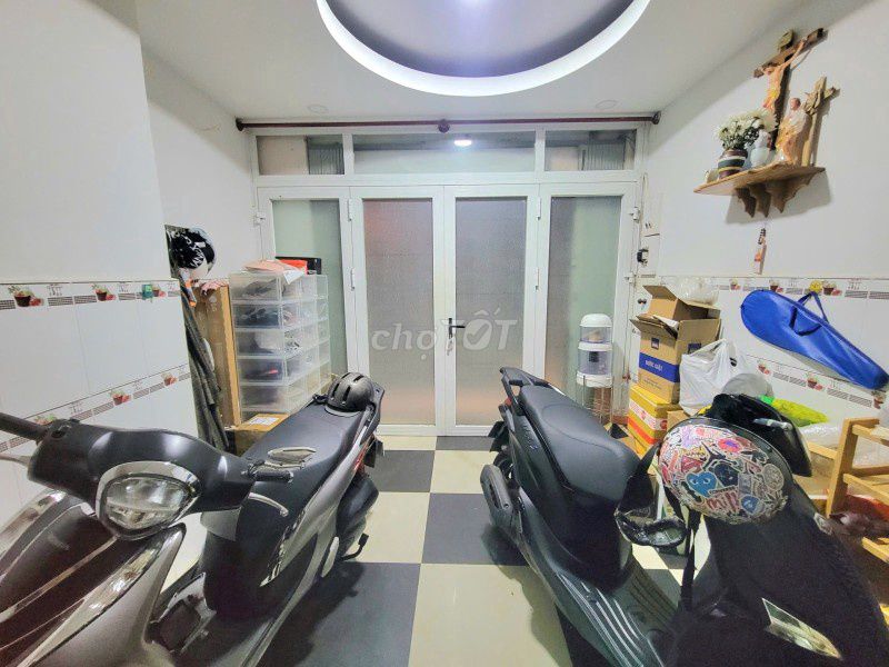 Nhà Tân Bình 5 Tầng BTCT - CMT8 - 2.99 Tỷ - Cơ Hội Vàng Không Thể Bỏ Lỡ!