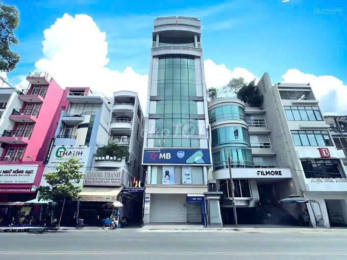 Tòa nhà cho thuê 353-355 An Dương Vương, Quận 5 - Diện tích 2000m², Giá thuê 200 triệu/tháng