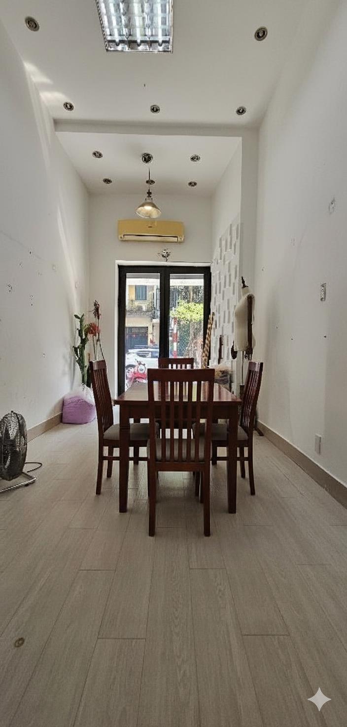 Nhà mặt phố Cửa Nam, Hoàn Kiếm 27m² giá 11 tỷ - Kinh doanh đỉnh cao!