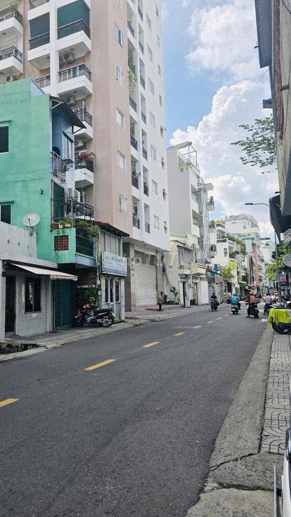 Nhà riêng Quận 1, 27.3m² giá 3.99 tỷ - Ô tô đỗ cổng gần MT