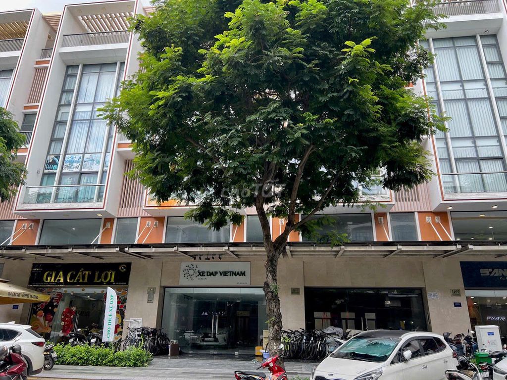 Cho thuê Trệt lửng Shophouse Vạn Phúc 200m² giá 30 triệu - Vị trí đắc địa, sẵn sàng kinh doanh!