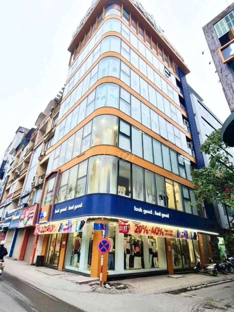 Cho thuê mặt tiền đường Ngô Quyền, Quận 10 - Diện tích 640m², giá chỉ 140 triệu/tháng!