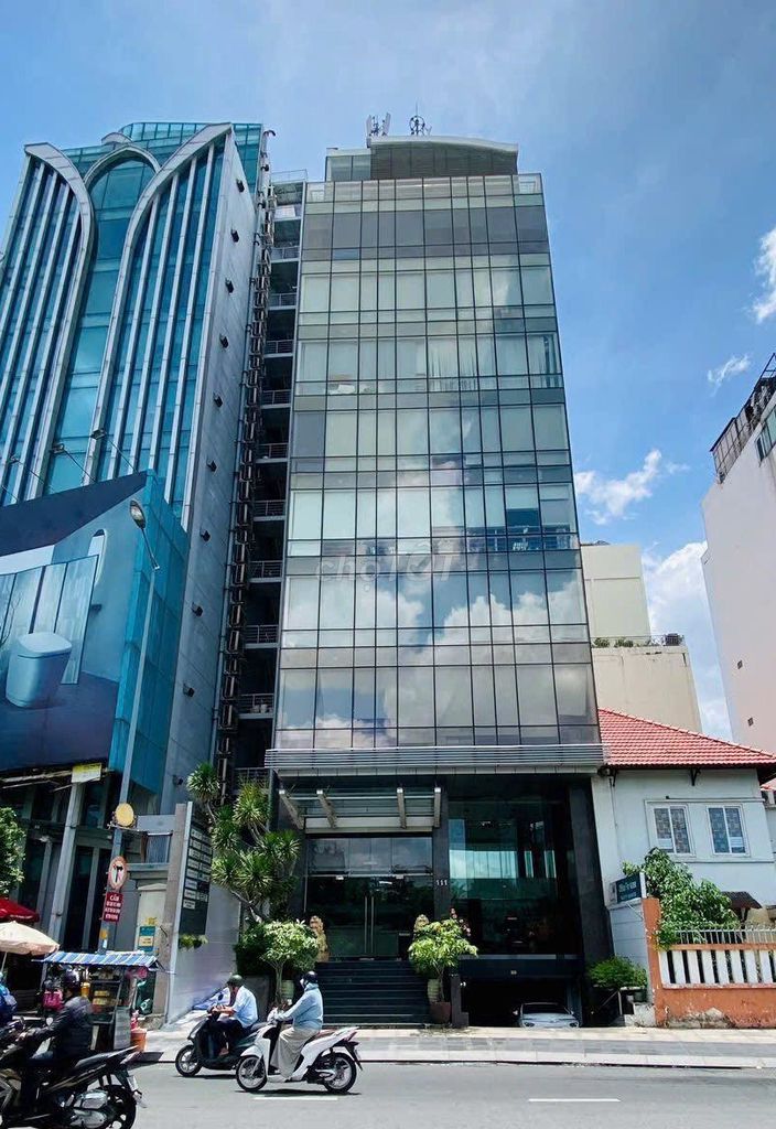 Tòa nhà văn phòng mặt tiền Nguyễn Đình Chiểu Q1 2000m² giá 350 triệu - Vị trí đắc địa trung tâm!