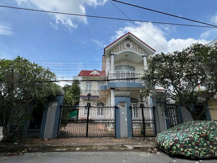 Biệt thự cho thuê tại KDC 148, Ninh Kiều, Cần Thơ 320m² - Full nội thất, sân rộng