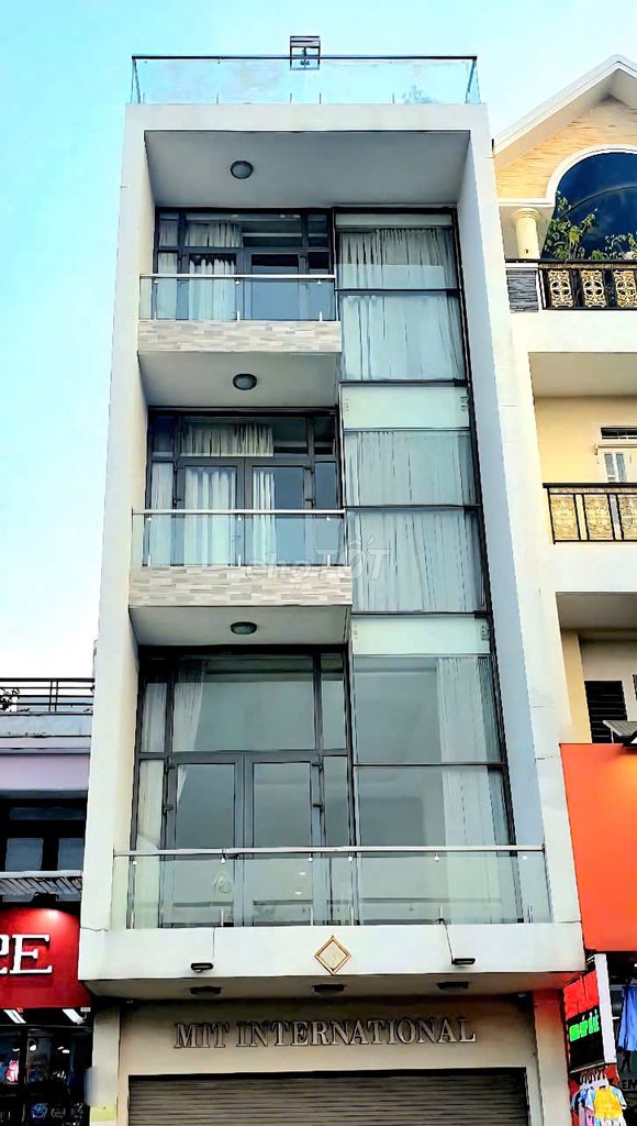 Nhà Mặt Tiền 242A Nguyễn Thiện Thuật, Quận 3, 72m² - Kinh doanh sầm uất, giá chỉ 30 triệu!
