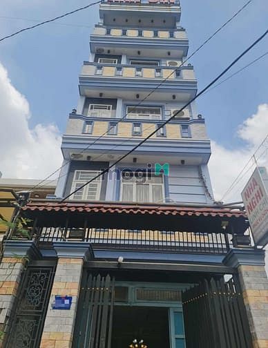 Khách sạn 5 tầng Dĩ An 127m² giá 15.8 tỷ - Đầu tư sinh lời ngay!