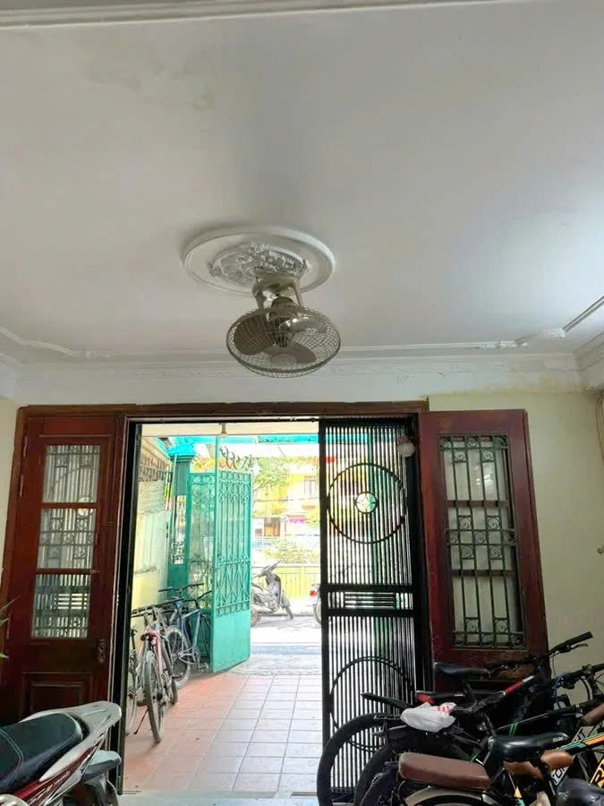 Nhà phố Trung Kính 84m² giá 32.5 tỷ - View hồ tuyệt đẹp, cơ hội đầu tư hiếm có!