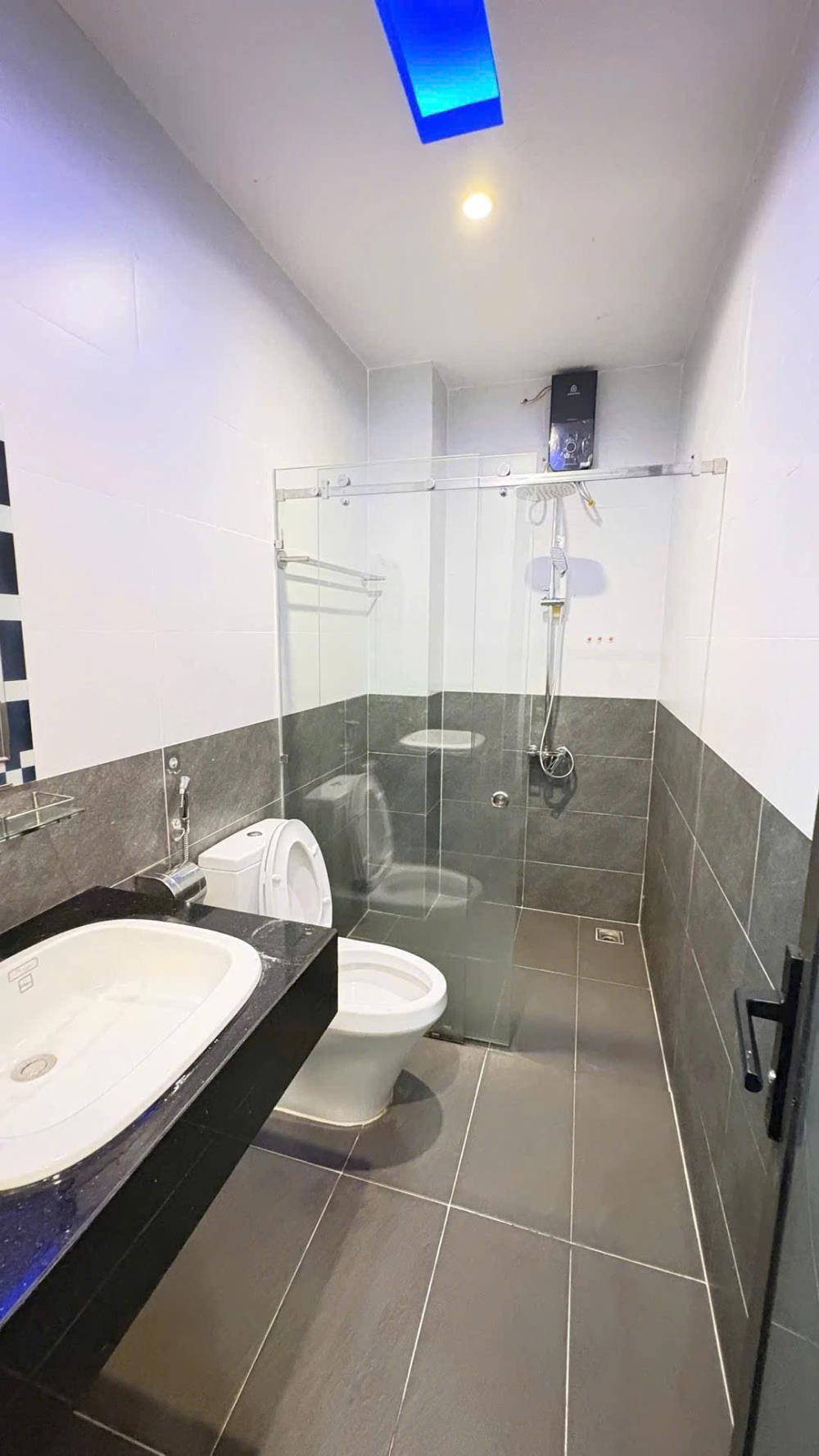 Nhà 3 tầng mặt tiền Huy Cận, Hải Châu 71m² giá 10.75 tỷ - An ninh tốt, khu dân trí cao!