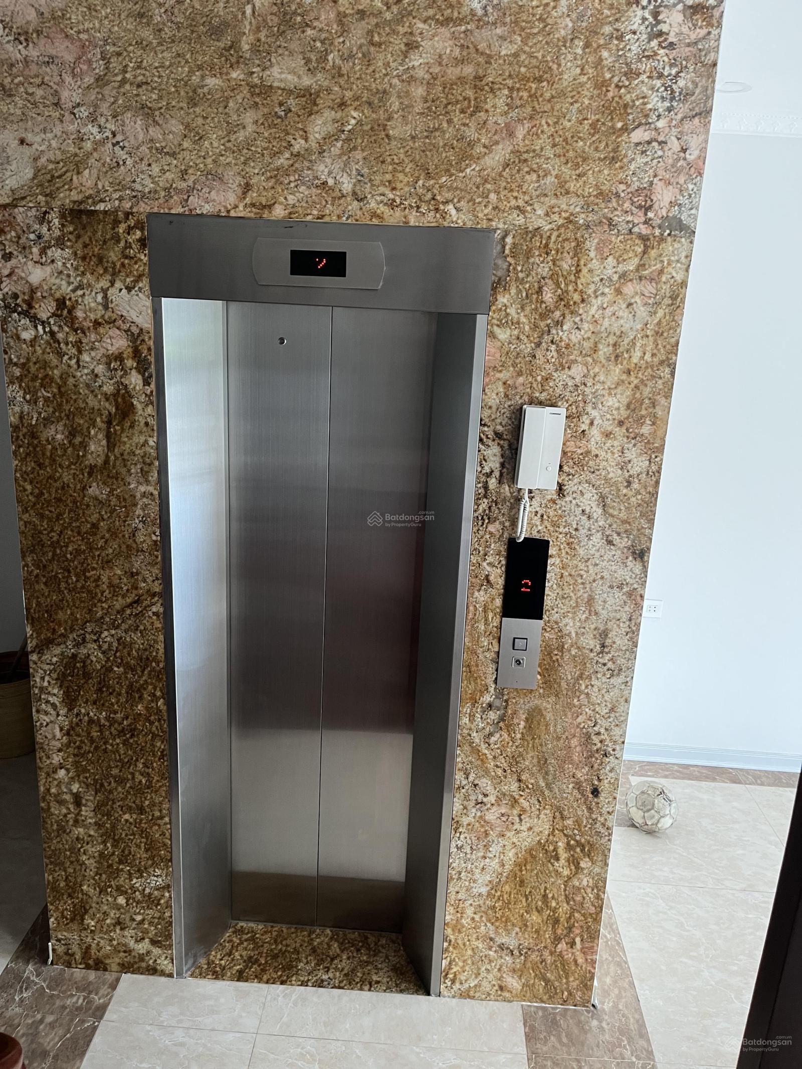 Nhà liền kề mặt phố Văn Khê 90m² giá 9 triệu - Thiết kế hiện đại, cho thuê ngay!