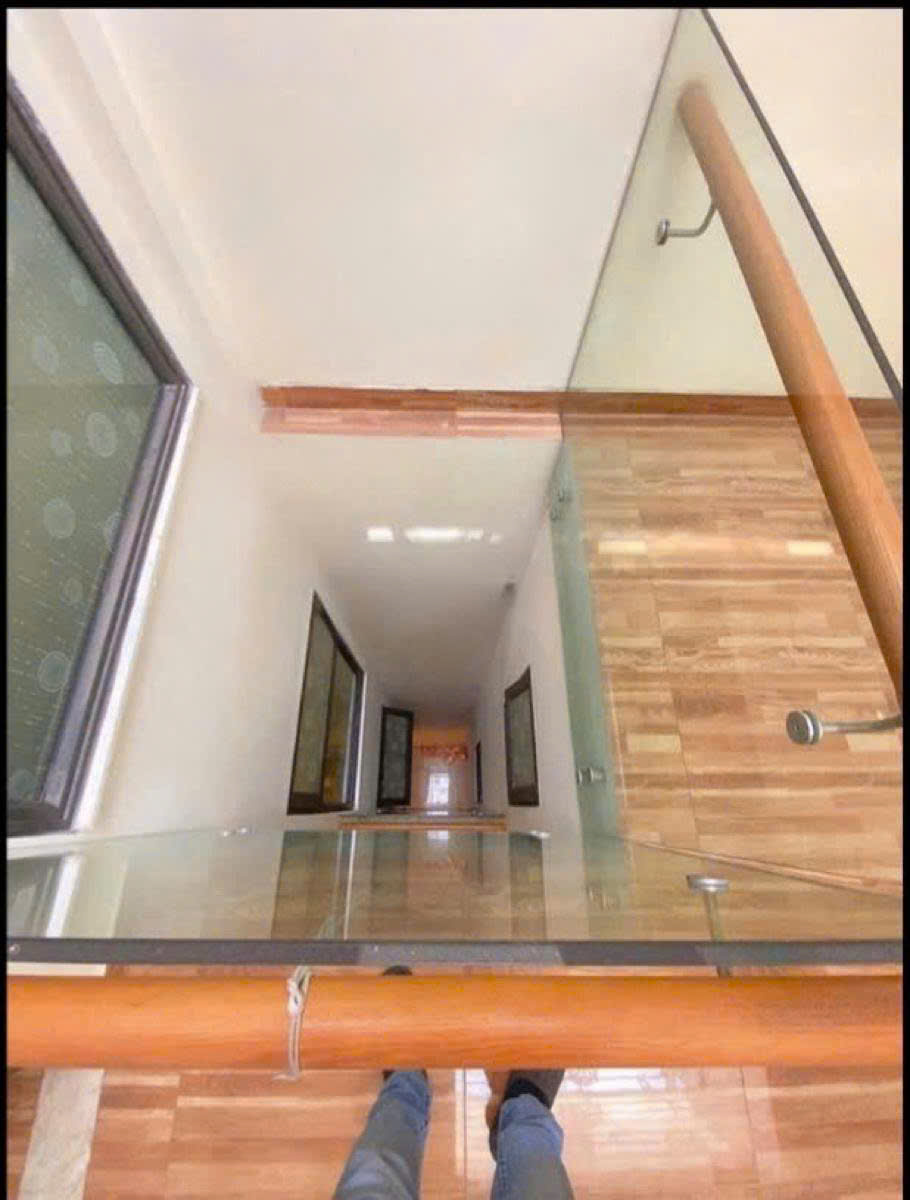 Nhà mặt phố Đê La Thành 45m² giá 40 tỷ - Lô góc cực hiếm, kinh doanh sầm uất!