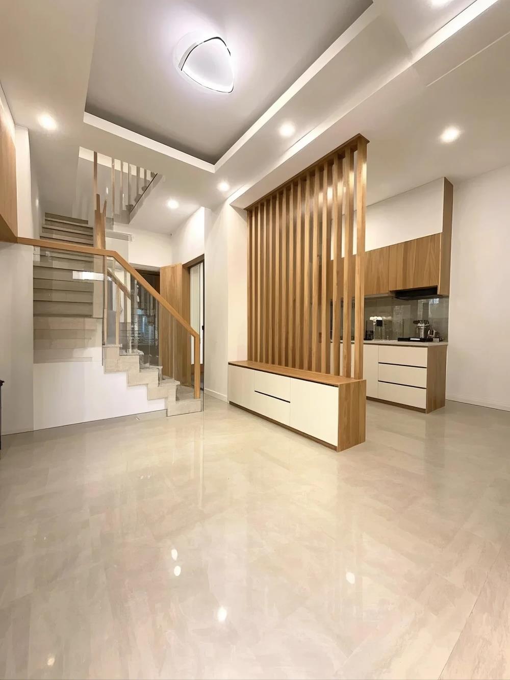 Nhà phố Hòa Hưng Quận 10 42m² giá 5.95 tỷ - Full nội thất cao cấp, vào ở ngay!