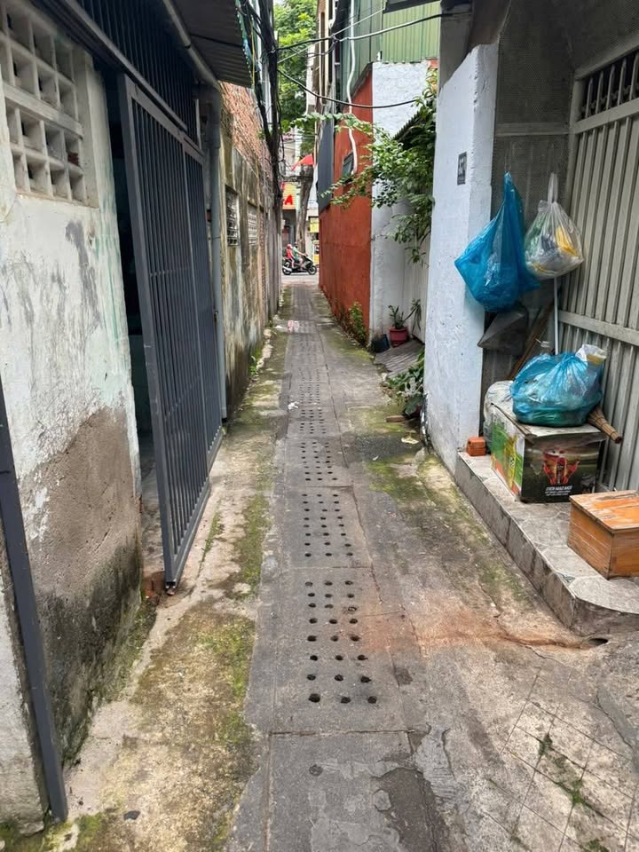 Nhà 2 tầng hẻm xe máy Hồng Bàng, Nha Trang 42m² giá 4.1 tỷ - Vị trí đắc địa gần biển!