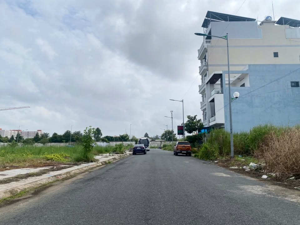 Đất nền 100m² đường N9, Golden City Long Xuyên - Giá chỉ 2.4 tỷ!