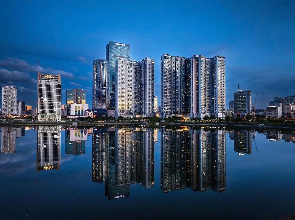 Căn hộ Vinhomes Skylake Phạm Hùng 73m² giá 10 tỷ - Sổ đỏ chính chủ, view hồ tuyệt đẹp!