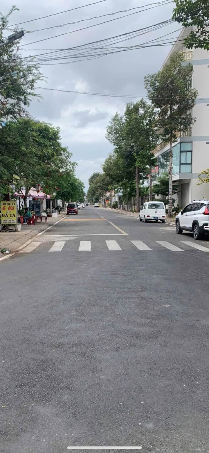 Nhà Mặt Tiền Đường Phan Văn Khoẻ, Mỹ Tho 72m² giá 4 tỷ - Cơ hội đầu tư tuyệt vời!