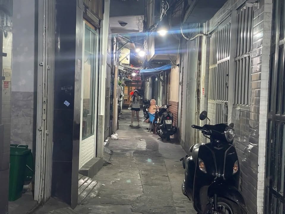 Nhà 3 tầng Nguyễn Thị Minh Khai, Q.3 - Diện tích 24m² giá 5 tỷ - Tiện ích đầy đủ!