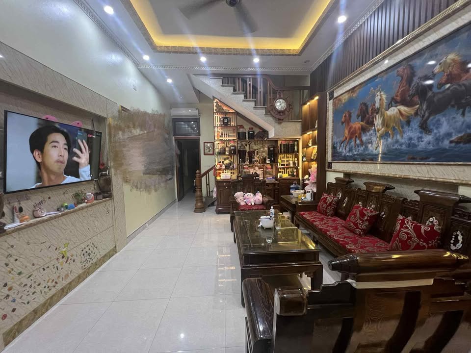 Nhà 2 tầng mặt đường Đội Kỳ, phường Sông Cầu, Bắc Kạn 114m² - Kinh doanh thuận lợi!