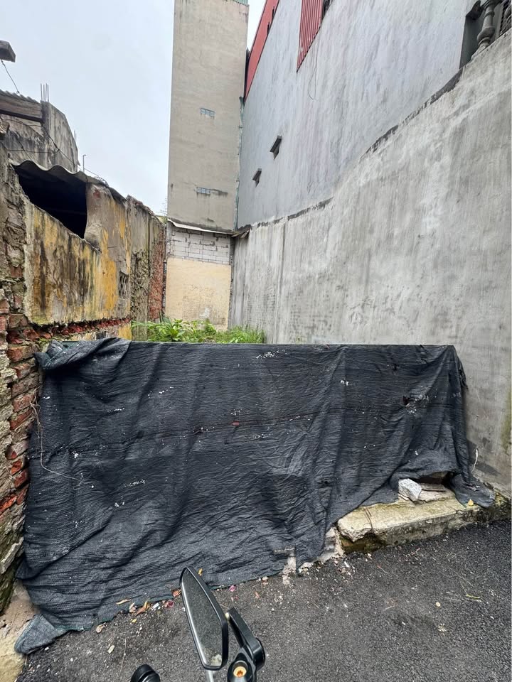 Đất nền Đức Giang 41m² giá 6 tỷ - Vị trí đắc địa, gần phố chính!