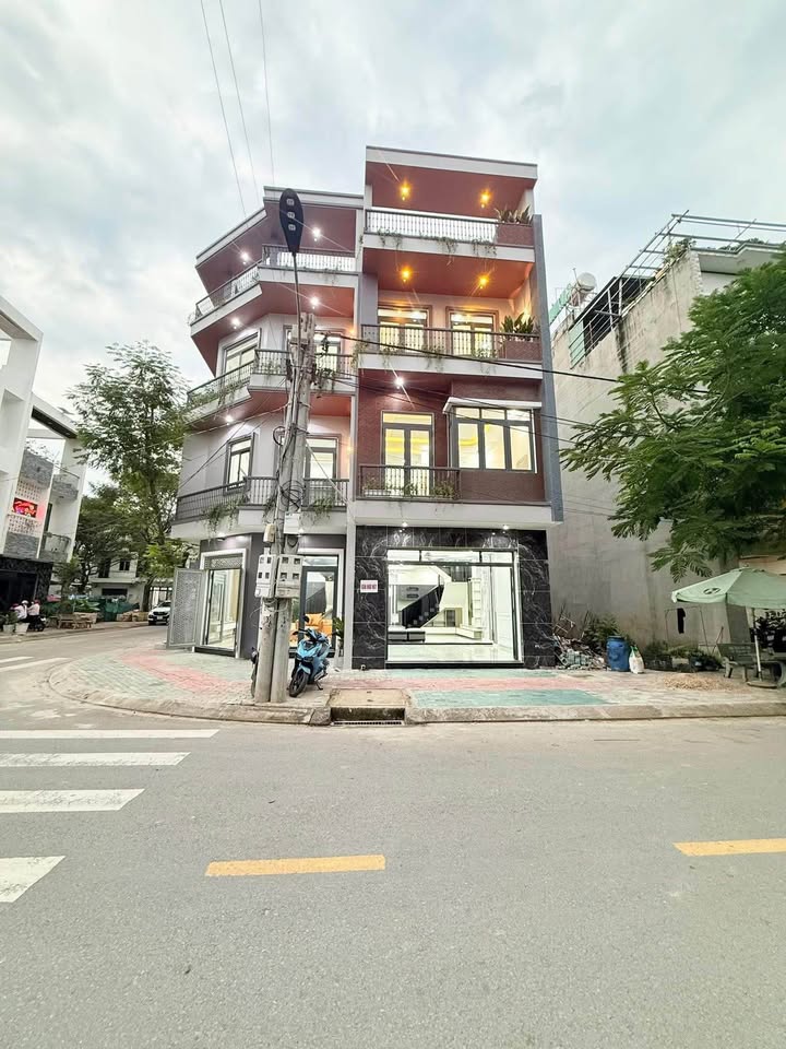 Nhà phố 1/đường 22/12, Thuận Giao, Bình Dương 70m² giá 7,9 tỷ - Thiết kế hiện đại, tiện ích đầy đủ!