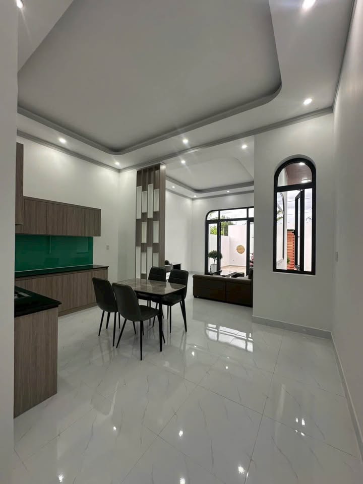 Nhà đẹp Tân Xuân - Đồng Xoài 80m² giá 1.39 tỷ - Tặng nội thất đầy đủ!