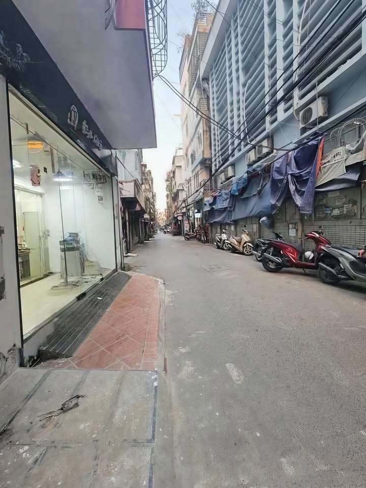 Nhà mặt ngõ Nguyễn Khang, Cầu Giấy 50m² giá 15.8 tỷ - Đẳng cấp kinh doanh sầm uất!