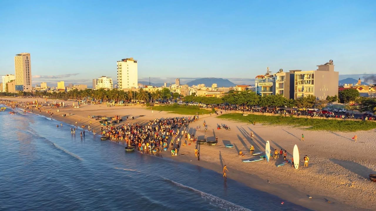 Bán nhà góc Hoàng Bích Sơn & Lê Thước 81m² giá 16.5 tỷ - Sổ hồng chính chủ!