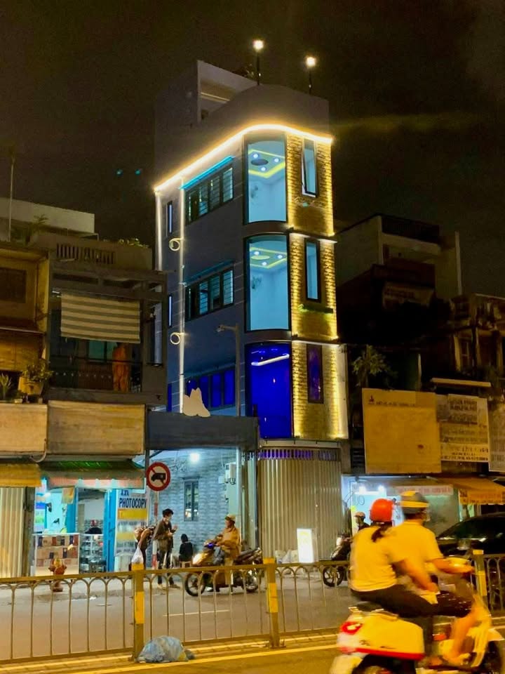 Nhà mặt tiền đường Lý Thái Tổ, quận 3 - Diện tích 21m², giá chỉ 17 triệu!