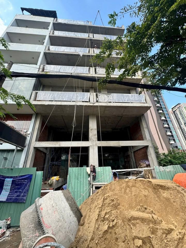 Cho thuê nguyên tòa nhà 6 tầng đường Đồng Văn Cống, TP. Thủ Đức - Giá 250 triệu/tháng!