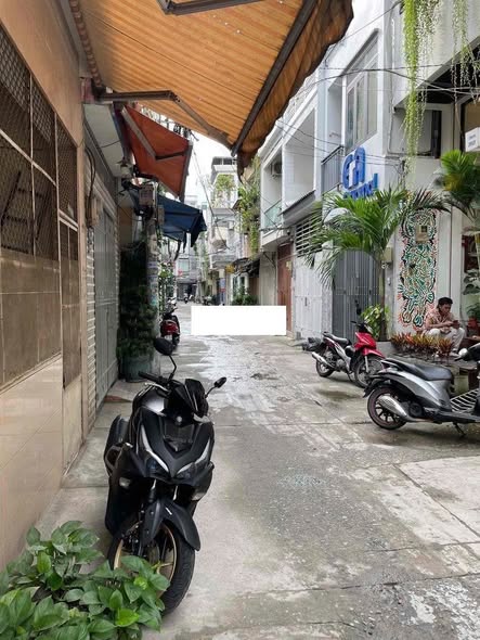 Nhà cho thuê đường Huỳnh Văn Bánh, quận Phú Nhuận 40m² - Hẻm xe hơi, giá tốt!